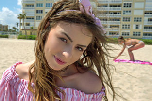 MOFOS Lab / Mofos - Alex Blake Serenading Ukulele Lay / 03.4.2018