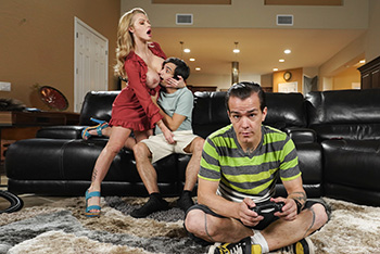 Mommy Got Boobs / Brazzers - Joslyn James, Ricky Spanish Mom's Got New Boobs! / 11.1.2020