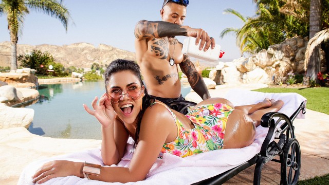 Monster Curves / Realitykings - Monica Sage Poolside Pawg / 31.5.2019