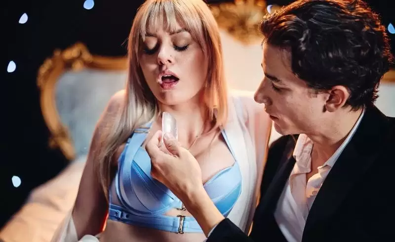 New  Deeper Amber Moore Frost in the Air (25-12-2025) Hardcore  Artporn  Blonde  ILUVY  lulustream.com  vidnest.io