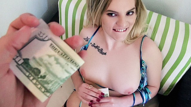 Street BlowJobs / Realitykings - Crystal Young Crystal Beach Babe / 20.5.2018